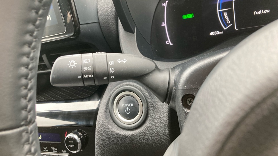 Toyota Yaris Cross 1.5 Hybrid Icon 5dr CVT Hybrid Estate - Image 31