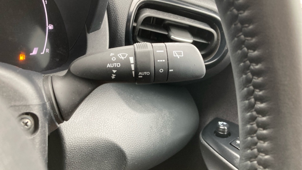 Toyota Yaris Cross 1.5 Hybrid Icon 5dr CVT Hybrid Estate - Image 32