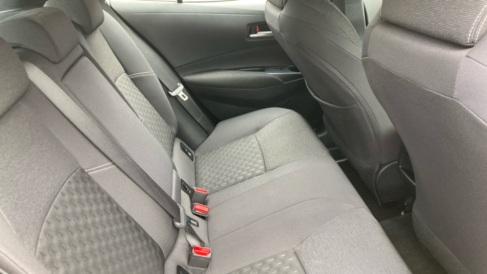 Toyota Corolla 2.0 Hybrid 178 Icon 5dr CVT Hybrid Hatchback - Image 8