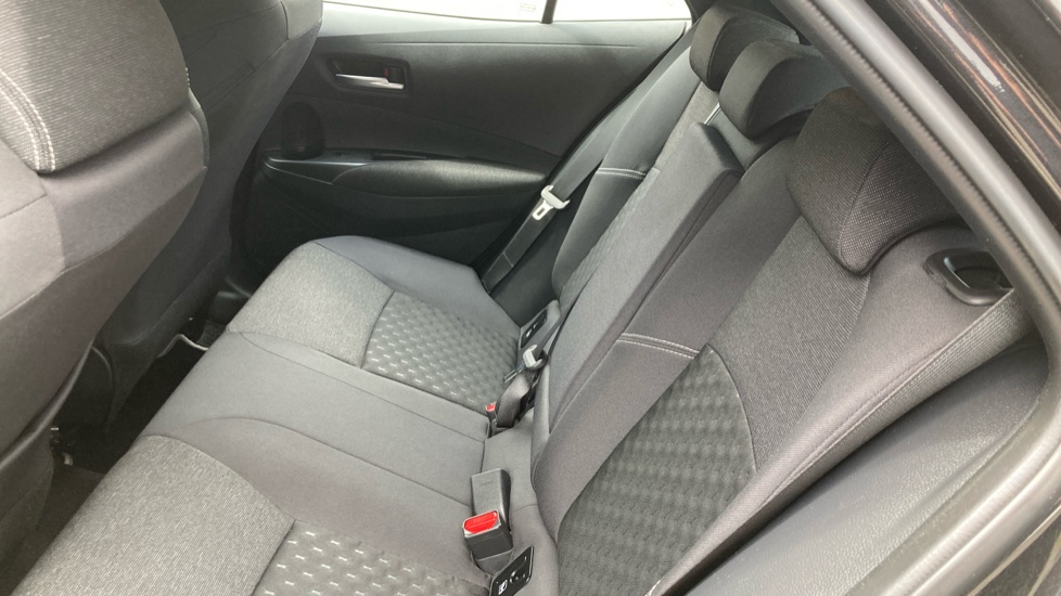 Toyota Corolla 2.0 Hybrid 178 Icon 5dr CVT Hybrid Hatchback - Image 15