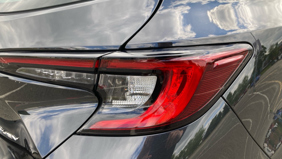 Toyota Corolla 2.0 Hybrid 178 Icon 5dr CVT Hybrid Hatchback - Image 21
