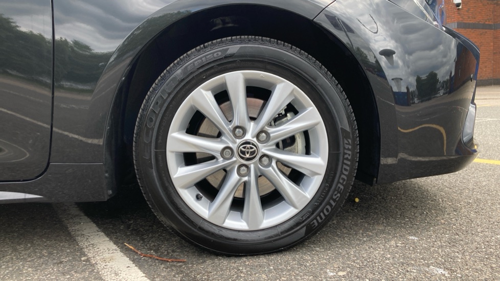 Toyota Corolla 2.0 Hybrid 178 Icon 5dr CVT Hybrid Hatchback - Image 25
