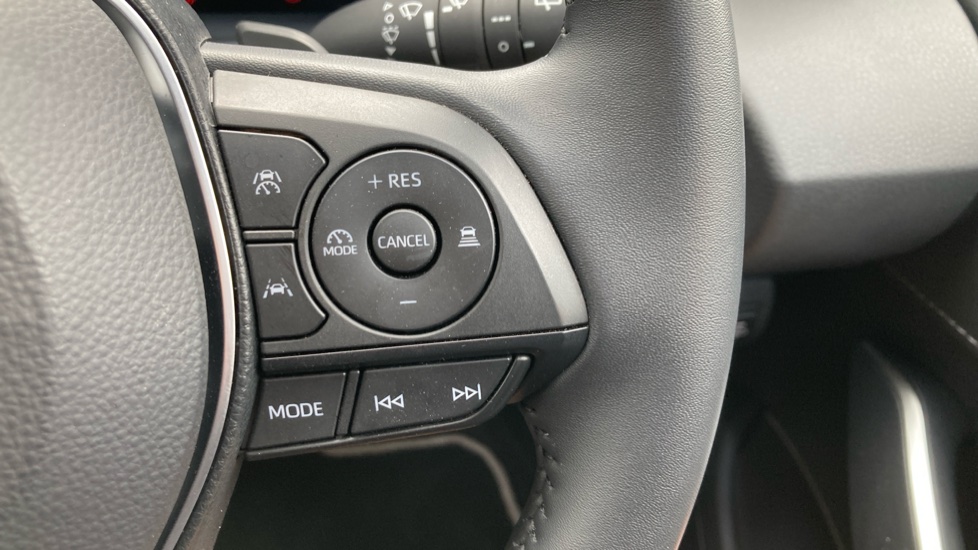 Toyota Corolla 2.0 Hybrid 178 Icon 5dr CVT Hybrid Hatchback - Image 31