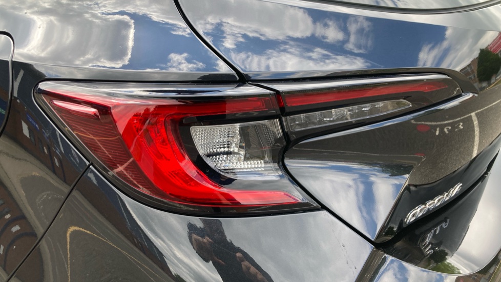 Toyota Corolla 2.0 Hybrid 178 Icon 5dr CVT Hybrid Hatchback - Image 45