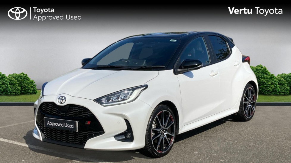 Toyota Yaris 1.5 Hybrid 130 GR Sport 5dr CVT Hybrid Hatchback - Image 3