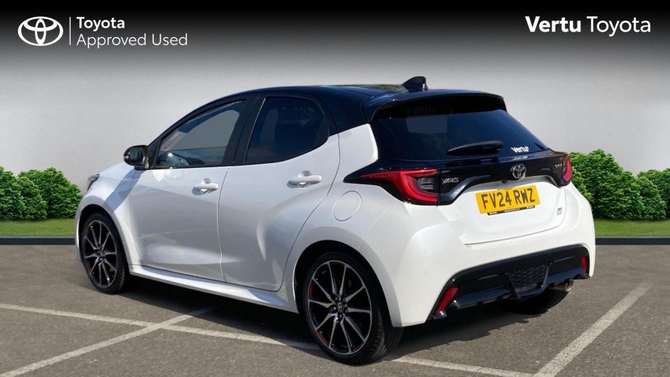 Toyota Yaris 1.5 Hybrid 130 GR Sport 5dr CVT Hybrid Hatchback - Image 4