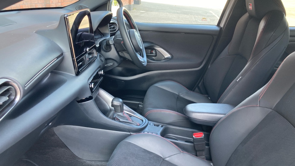 Toyota Yaris 1.5 Hybrid 130 GR Sport 5dr CVT Hybrid Hatchback - Image 5