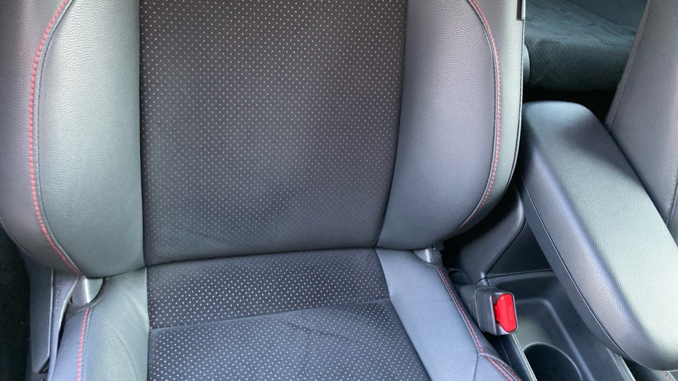 Toyota Yaris 1.5 Hybrid 130 GR Sport 5dr CVT Hybrid Hatchback - Image 14