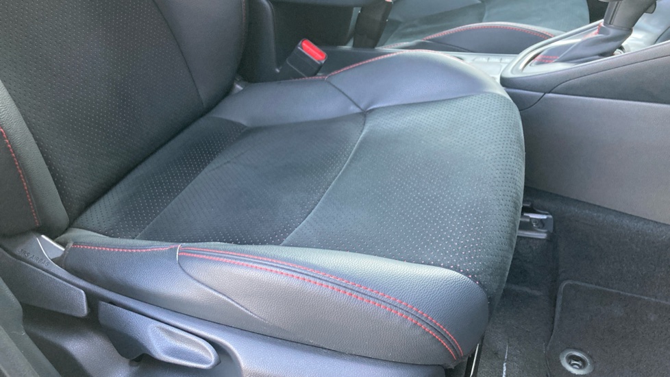 Toyota Yaris 1.5 Hybrid 130 GR Sport 5dr CVT Hybrid Hatchback - Image 17