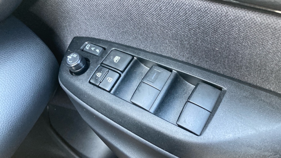 Toyota Yaris 1.5 Hybrid 130 GR Sport 5dr CVT Hybrid Hatchback - Image 31