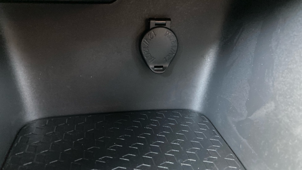 Toyota Yaris 1.5 Hybrid 130 GR Sport 5dr CVT Hybrid Hatchback - Image 36