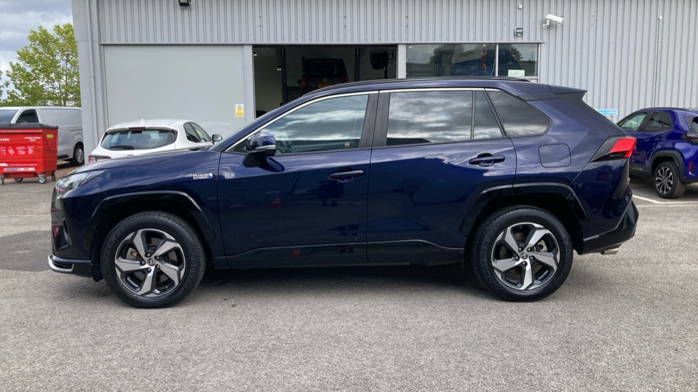 Toyota RAV4 2.5 PHEV Design 5dr CVT Estate - Image 24