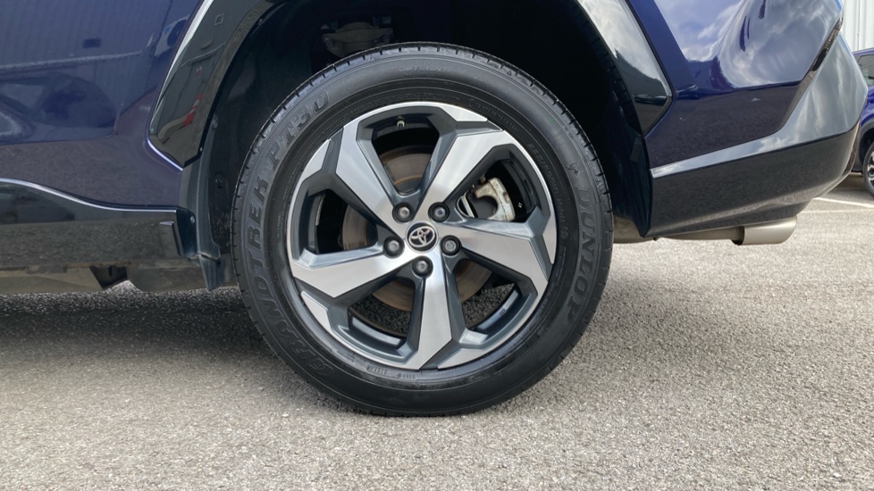 Toyota RAV4 2.5 PHEV Design 5dr CVT Estate - Image 25