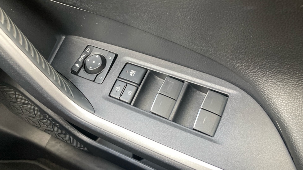 Toyota RAV4 2.5 PHEV Design 5dr CVT Estate - Image 31