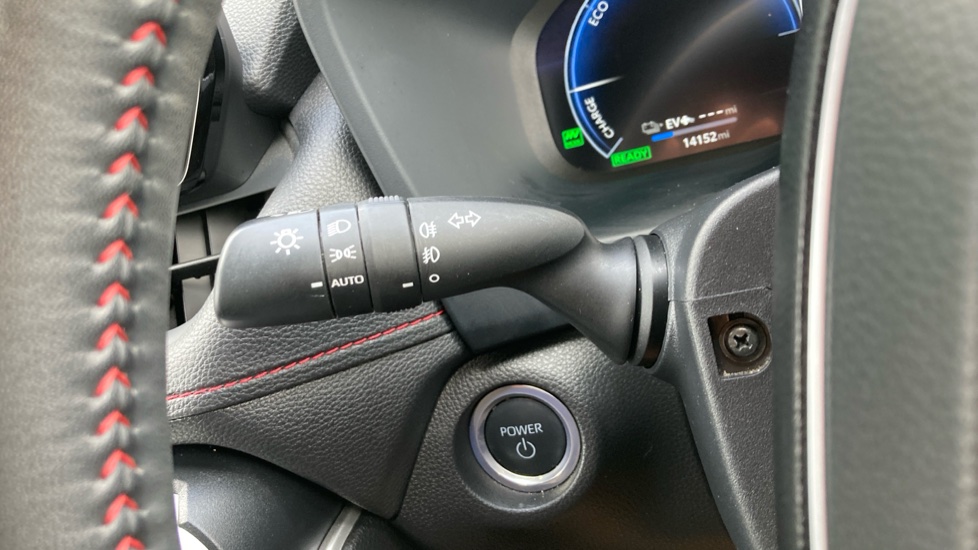Toyota RAV4 2.5 PHEV Design 5dr CVT Estate - Image 32