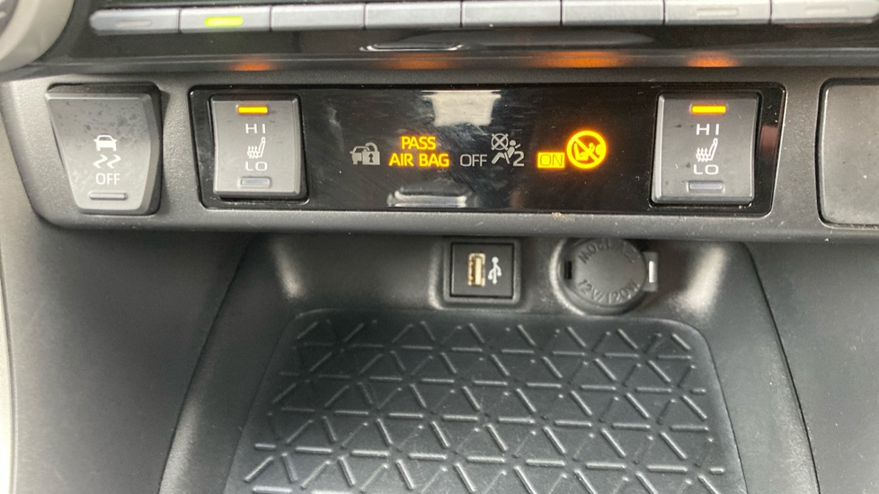 Toyota RAV4 2.5 PHEV Design 5dr CVT Estate - Image 39