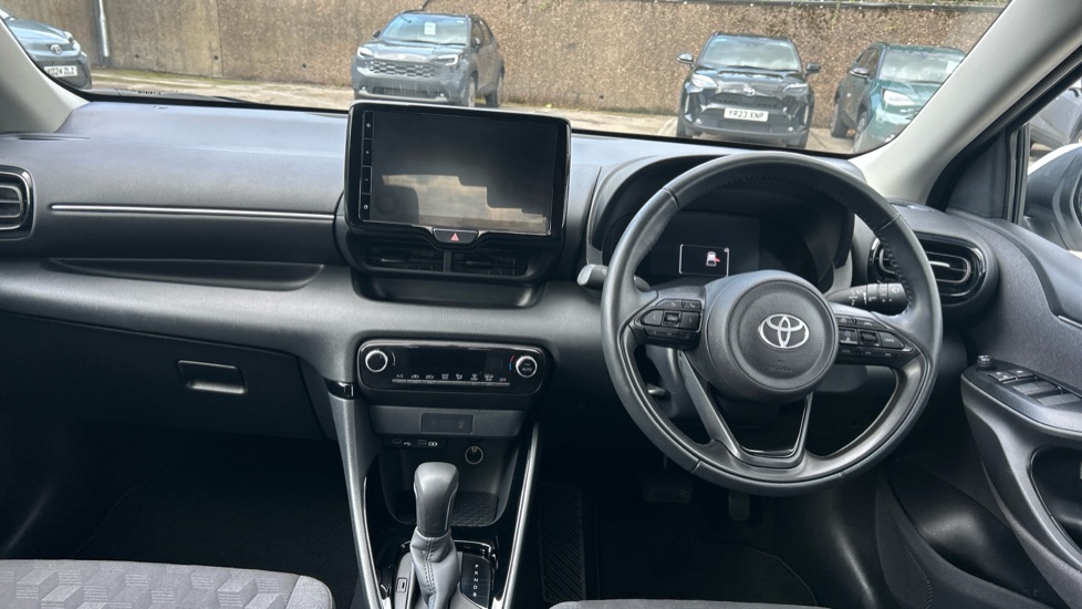 Toyota Yaris 1.5 Hybrid Design 5dr CVT Hybrid Hatchback - Image 6