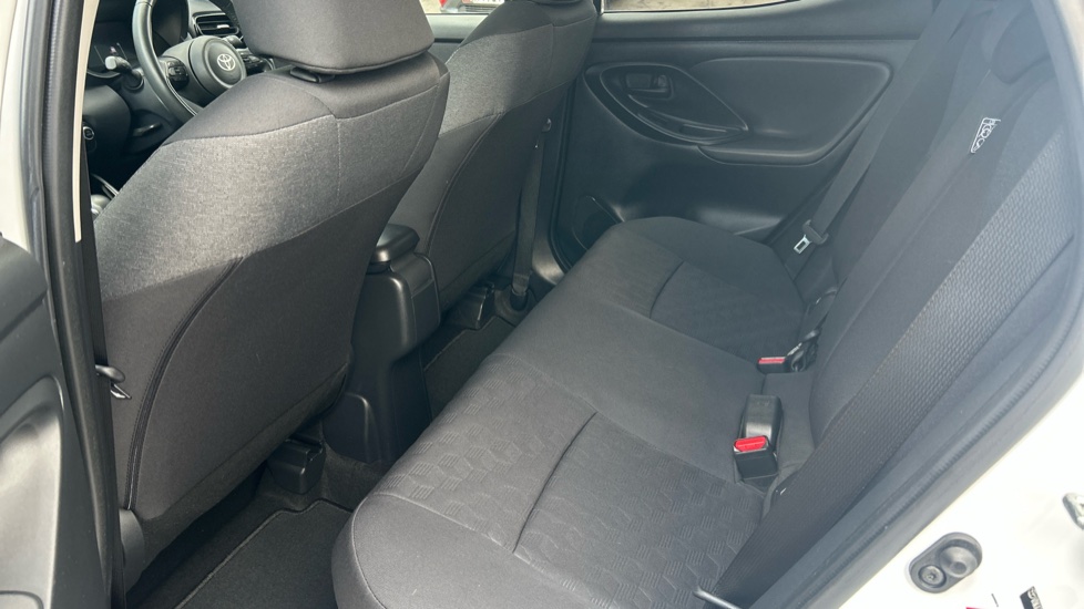Toyota Yaris 1.5 Hybrid Design 5dr CVT Hybrid Hatchback - Image 15