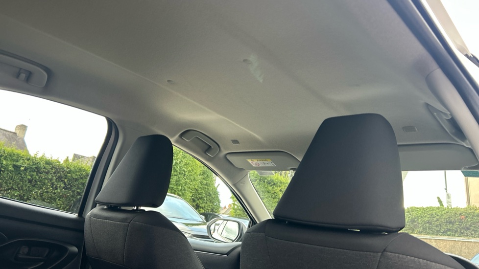 Toyota Yaris 1.5 Hybrid Design 5dr CVT Hybrid Hatchback - Image 19