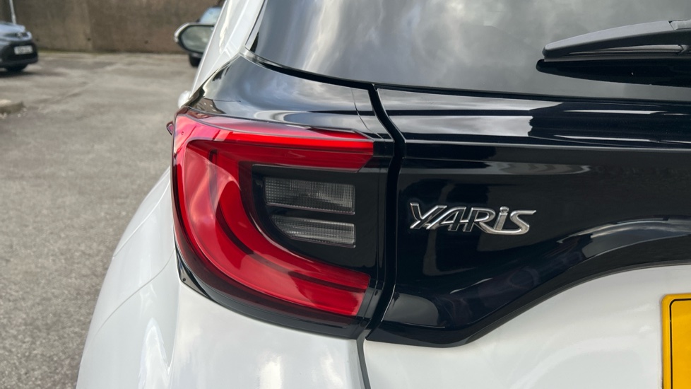 Toyota Yaris 1.5 Hybrid Design 5dr CVT Hybrid Hatchback - Image 21