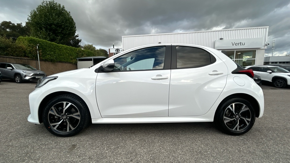 Toyota Yaris 1.5 Hybrid Design 5dr CVT Hybrid Hatchback - Image 24