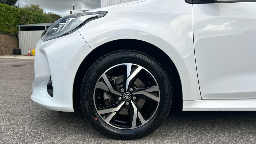 Toyota Yaris 1.5 Hybrid Design 5dr CVT Hybrid Hatchback - Image 25