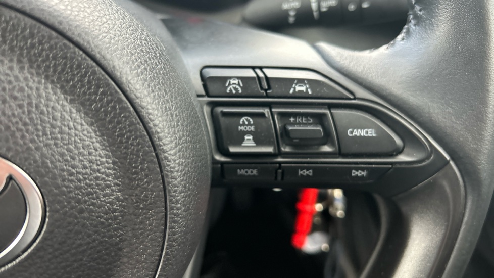 Toyota Yaris 1.5 Hybrid Design 5dr CVT Hybrid Hatchback - Image 31