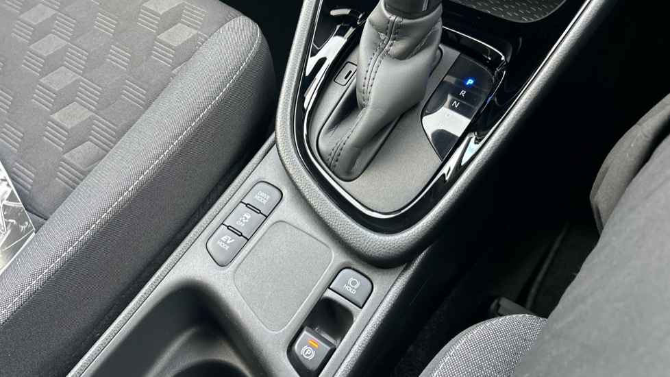 Toyota Yaris 1.5 Hybrid Design 5dr CVT Hybrid Hatchback - Image 37