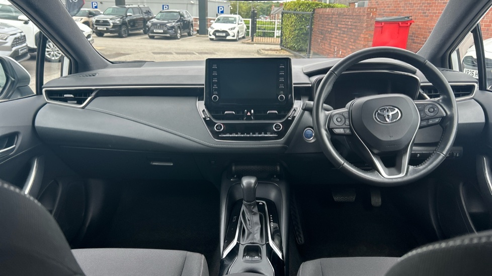 Toyota Corolla 1.8 VVT-i Hybrid Icon 5dr CVT Hybrid Estate - Image 6
