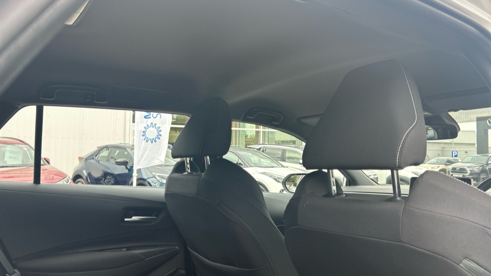Toyota Corolla 1.8 VVT-i Hybrid Icon 5dr CVT Hybrid Estate - Image 19