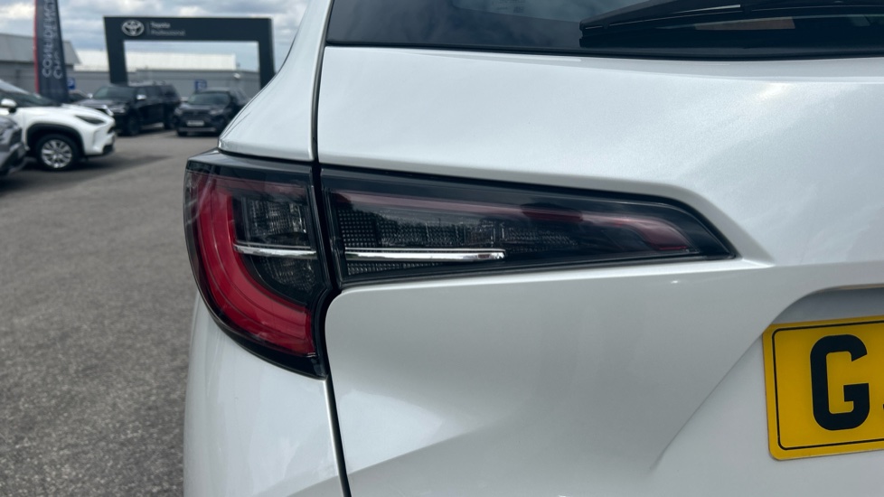 Toyota Corolla 1.8 VVT-i Hybrid Icon 5dr CVT Hybrid Estate - Image 21