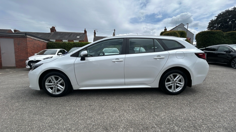 Toyota Corolla 1.8 VVT-i Hybrid Icon 5dr CVT Hybrid Estate - Image 24
