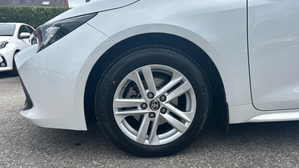 Toyota Corolla 1.8 VVT-i Hybrid Icon 5dr CVT Hybrid Estate - Image 25