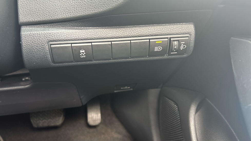Toyota Corolla 1.8 VVT-i Hybrid Icon 5dr CVT Hybrid Estate - Image 34