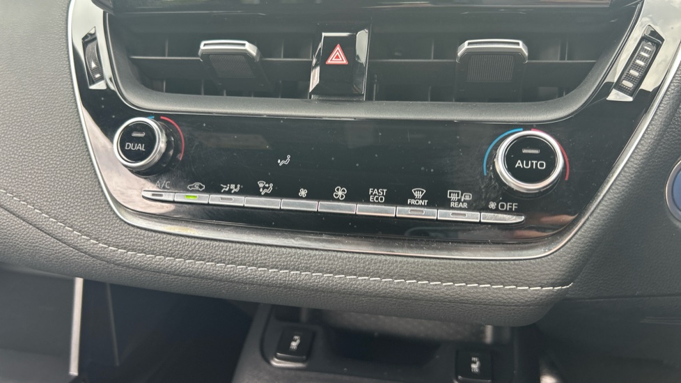 Toyota Corolla 1.8 VVT-i Hybrid Icon 5dr CVT Hybrid Estate - Image 40