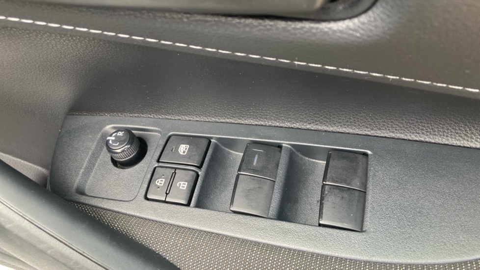Toyota Corolla Petrol 1.8 VVT-i Hybrid Commercial Auto - Image 31