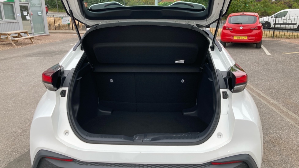 Toyota C-HR 1.8 Hybrid Icon 5dr CVT Hybrid Hatchback - Image 13