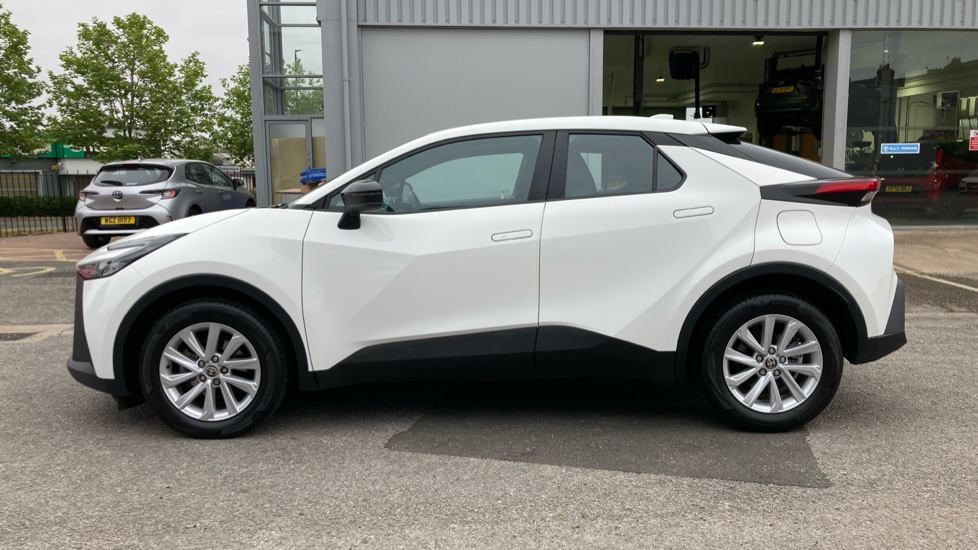 Toyota C-HR 1.8 Hybrid Icon 5dr CVT Hybrid Hatchback - Image 24