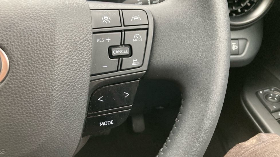 Toyota C-HR 1.8 Hybrid Icon 5dr CVT Hybrid Hatchback - Image 29