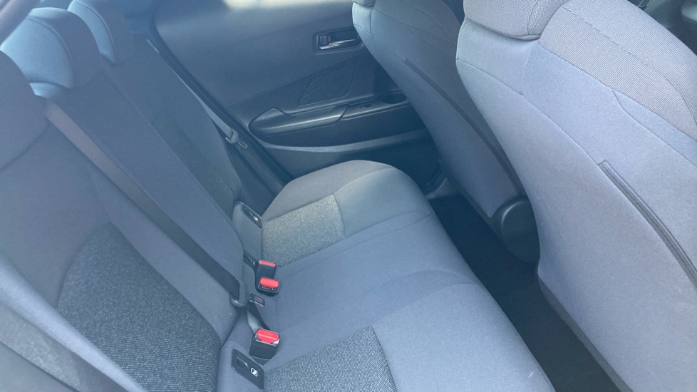 Toyota C-HR 1.8 Hybrid Icon 5dr CVT Hybrid Hatchback - Image 8