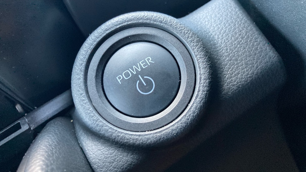 Toyota C-HR 1.8 Hybrid Icon 5dr CVT Hybrid Hatchback - Image 16