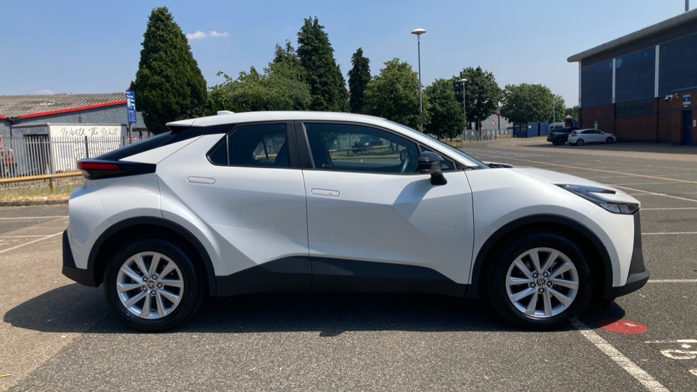 Toyota C-HR 1.8 Hybrid Icon 5dr CVT Hybrid Hatchback - Image 23