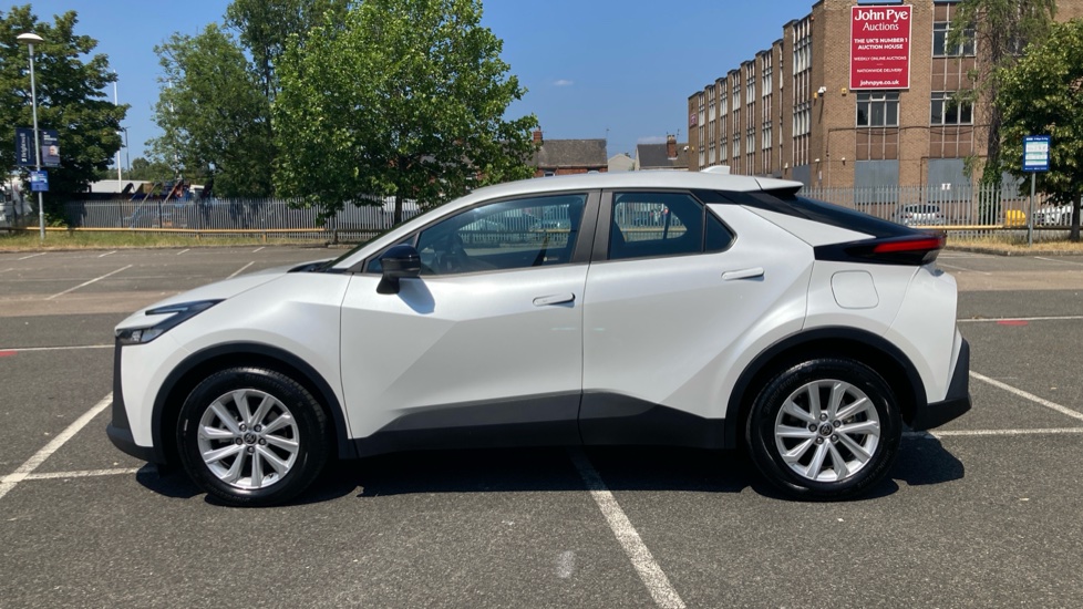 Toyota C-HR 1.8 Hybrid Icon 5dr CVT Hybrid Hatchback - Image 24