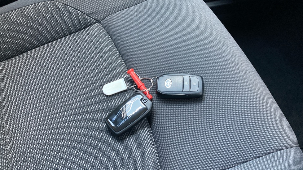 Toyota C-HR 1.8 Hybrid Icon 5dr CVT Hybrid Hatchback - Image 28