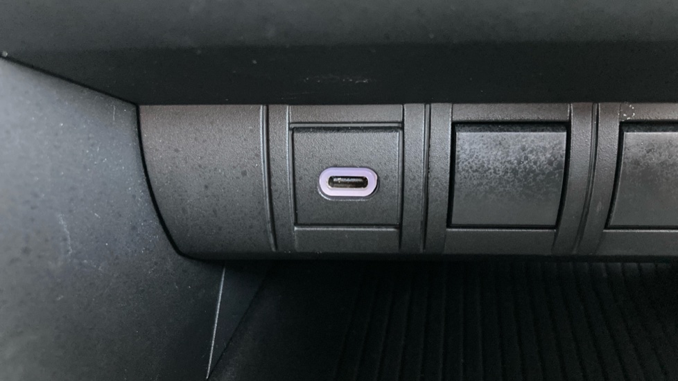 Toyota C-HR 1.8 Hybrid Icon 5dr CVT Hybrid Hatchback - Image 35