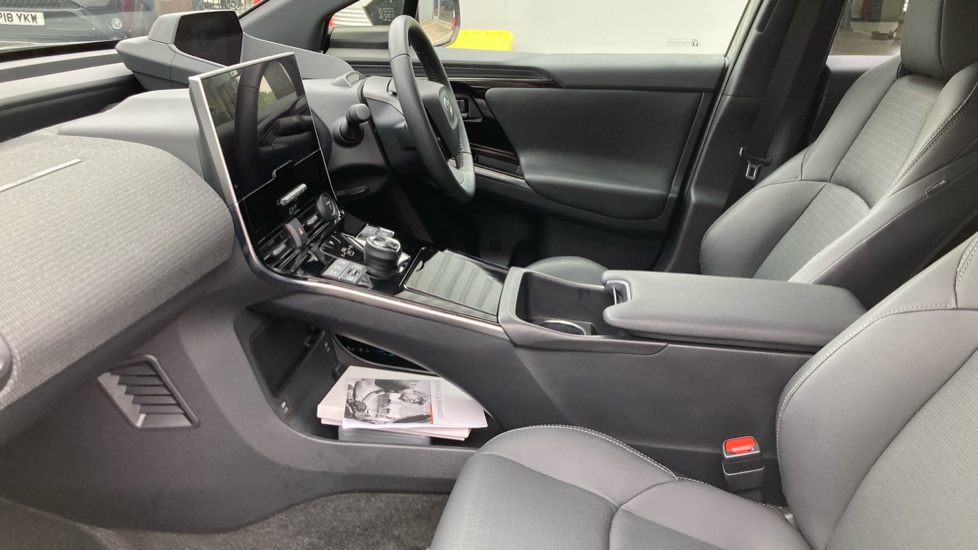 Toyota bZ4X 160kW Vision 71.4kWh 5dr Auto AWD Electric Hatchback - Image 5