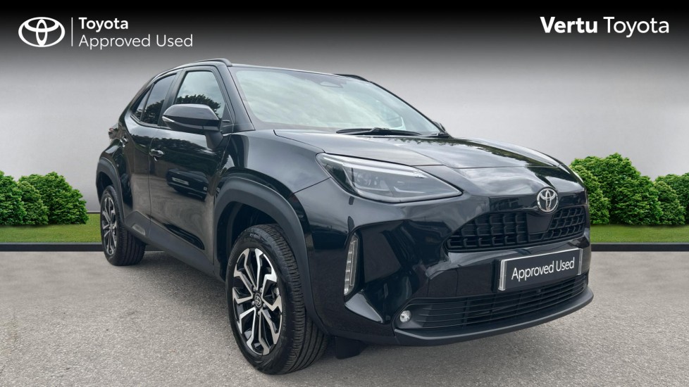 Toyota Yaris Cross 1.5 Hybrid Design 5dr CVT Hybrid Estate - Image 1