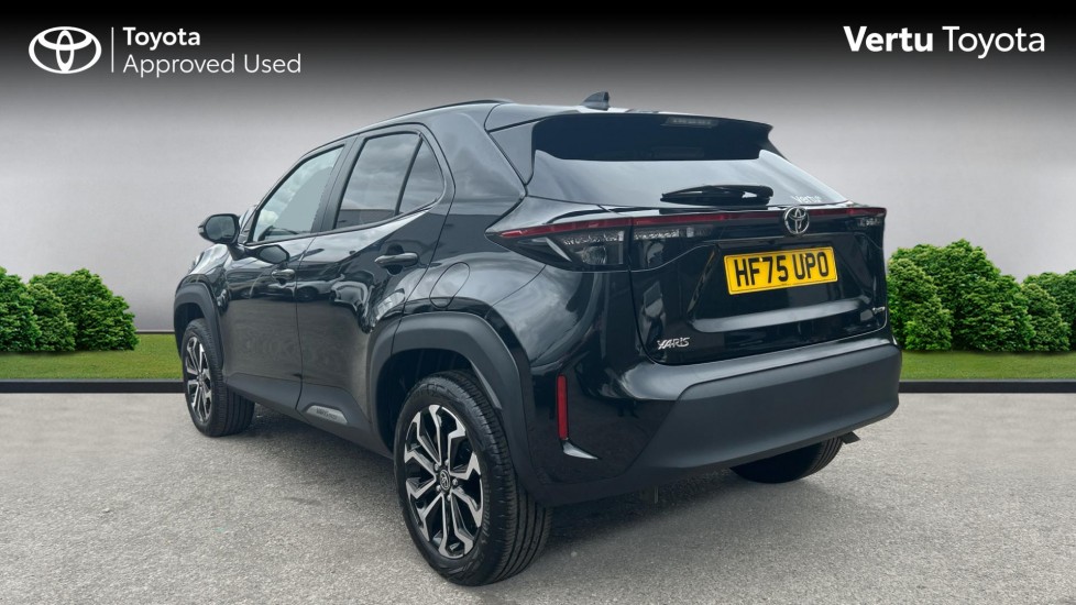 Toyota Yaris Cross 1.5 Hybrid Design 5dr CVT Hybrid Estate - Image 4
