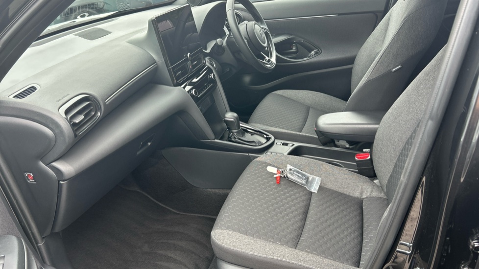 Toyota Yaris Cross 1.5 Hybrid Design 5dr CVT Hybrid Estate - Image 5