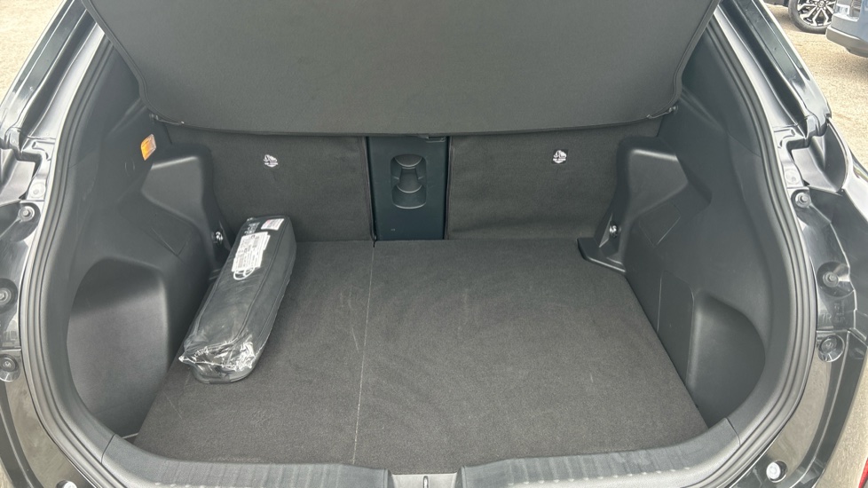 Toyota Yaris Cross 1.5 Hybrid Design 5dr CVT Hybrid Estate - Image 13